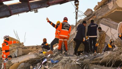 Slovenskí záchranári a štvornohí hrdinovia sa vrátili z misie v zničenom Turecku