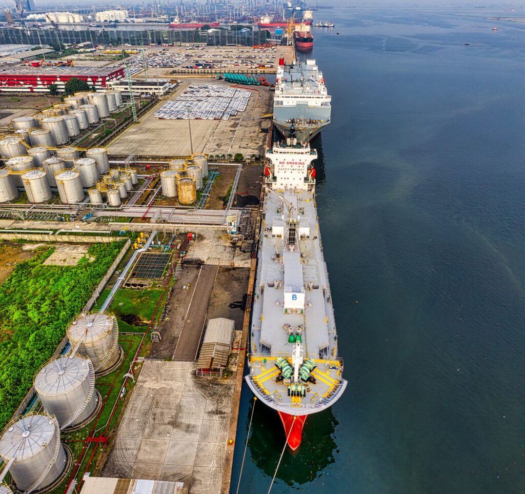 Ukrajinské drony paralyzovali ruské ropné prístavy pri Petrohrade