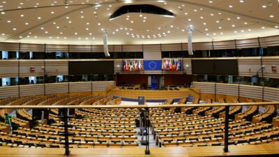 Europoslanci posilnili sociálne istoty pre pracovníkov v EÚ