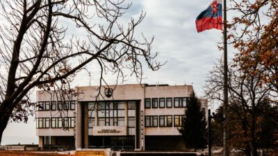 Parlament sa chystá riešiť šéfa NKÚ. Koalícia hovorí o ohrození dôveryhodnosti úradu