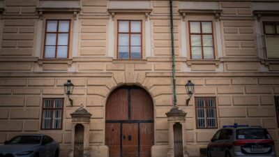 Slovák vo Viedni terorizoval ženu sekerou, zadržala ho elitná jednotka WEGA
