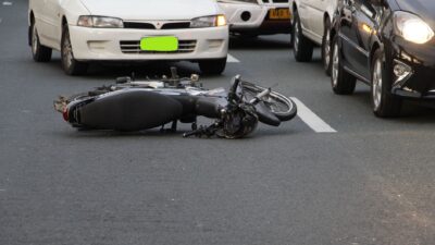 Poslanec Dávid Dej mal nehodu s motorkárom v Bratislave