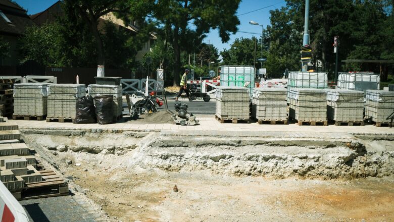 Panelová cesta pri Trenčíne mizne, opravený úsek otvoria v sobotu