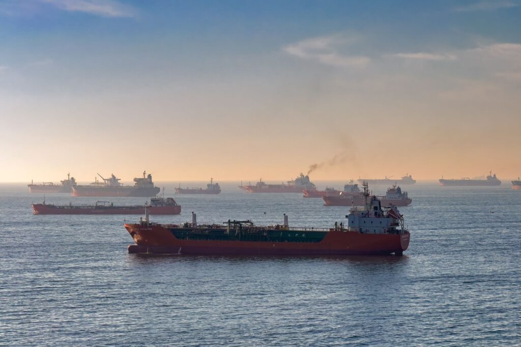 Emiráty obvinili Irán z raketového útoku na tanker v Hormuzskom prielive