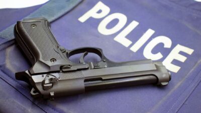 Akcia Obchodník: Polícia obvinila troch podozrivých z nelegálneho obchodu so zbraňami