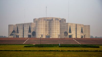 Irán tvrdo zasahuje: Rozhovory s nepriateľskými médiami môžu skončiť za mrežami