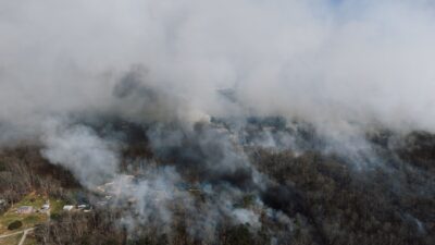 Tragédia na ostrove Salamina: Pri požiaroch zahynuli dvaja ľudia, stovky utekali