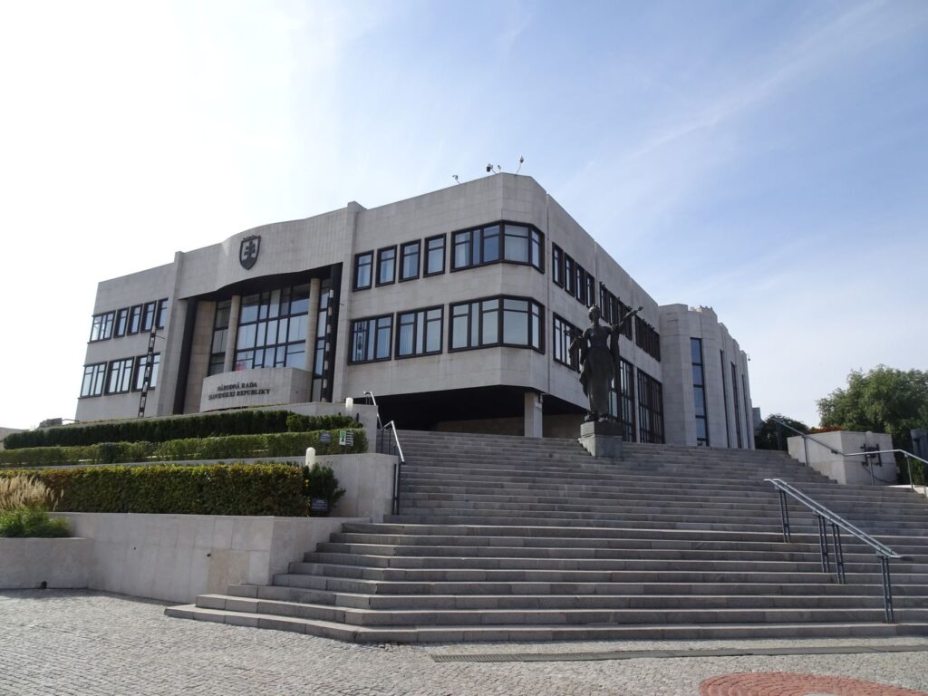 Ministerstvo vnútra dostalo pokutu za miliónovú zákazku z éry Kaliňáka