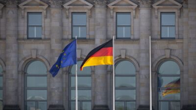 Rusko zatvára nemecký konzulát v Petrohrade a vyhostí Goetheho inštitúty