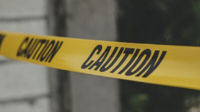 Nehoda pri Vesteniciach zastavila dopravu na ceste I/9, na vozovku spadol poškodený kábel