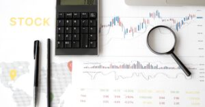 Investovanie pre začiatočníkov: čo sú ETF fondy a ako začať aj s malými sumami