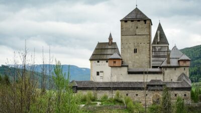 Slovenské hrady, ktoré sa oplatí vidieť: tip na letný výlet