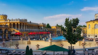 Termálne kúpaliská a aquaparky na Slovensku: tip na leto aj mimo sezóny