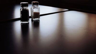 Soľ v strave: koľko je priveľa a kde sa všade skrýva