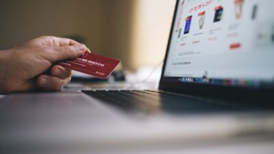 E-shopy majú posledné týždne: od 2. augusta musia označovať AI chatboty aj generovaný obsah, inak hrozia miliónové pokuty