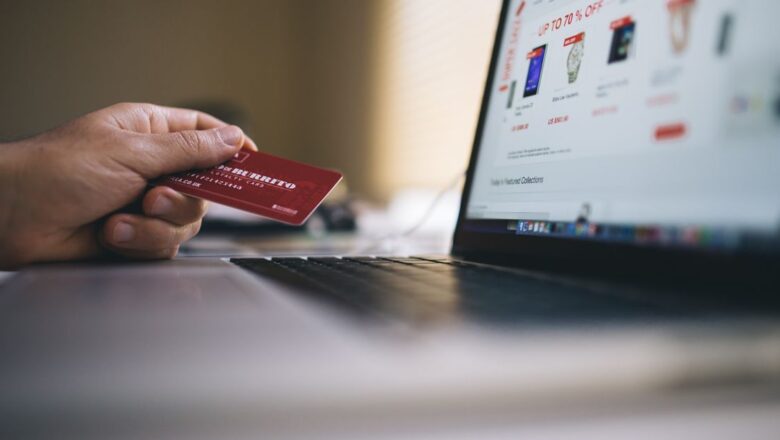 E-shopy majú posledné týždne: od 2. augusta musia označovať AI chatboty aj generovaný obsah, inak hrozia miliónové pokuty